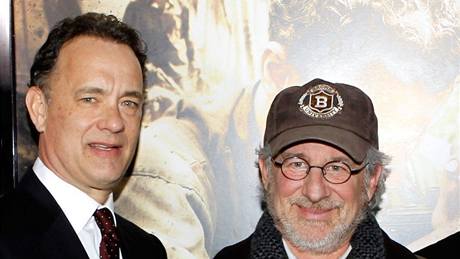 Z premiéry seriálu Pacific v L.A. - producenti Tom Hanks a Steven Spielberg